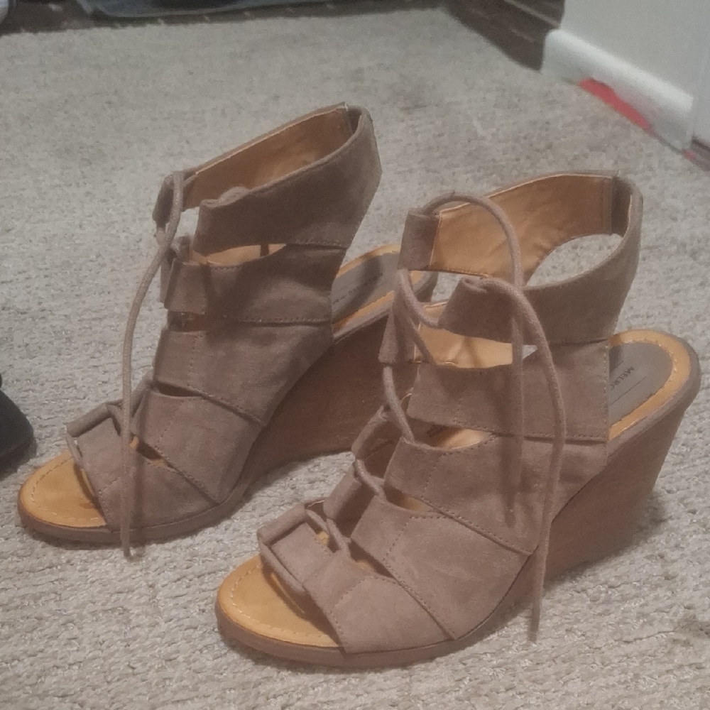 Melrose and Market Brown Wedge Sandals